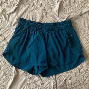 LULULEMON Tracker Short 4”